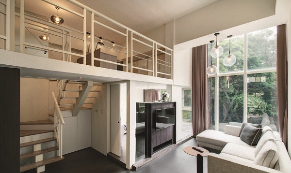 這間山區位於的舊屋，擁有很棒的綠意視野，卻受原屋況