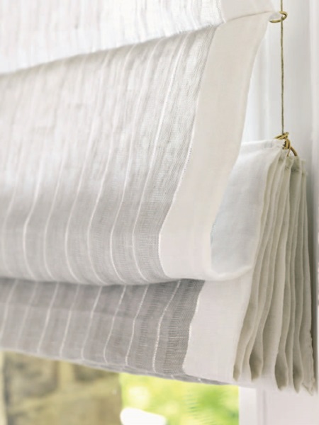 窗簾種類繁多，依照使用方式可大致區分成「上下開」與