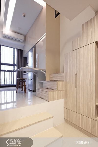 實際坪數只有 5 坪多的夾層屋，包含夾層的使用空間不