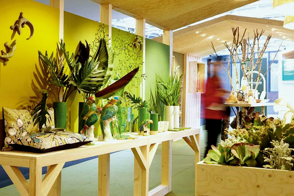 自1995年開辦以來，每年春、秋兩季，於法國首都巴黎舉