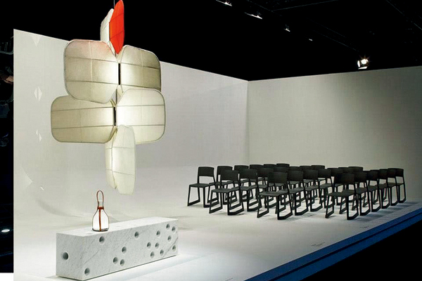 自1995年開辦以來，每年春、秋兩季，於法國首都巴黎舉