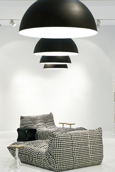 自1995年開辦以來，每年春、秋兩季，於法國首都巴黎舉