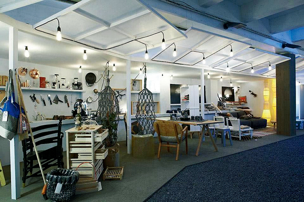 自1995年開辦以來，每年春、秋兩季，於法國首都巴黎舉