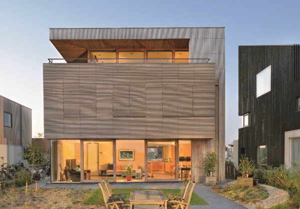 本案為一棟3層樓的房子，結合了住家與工作室，1樓作為