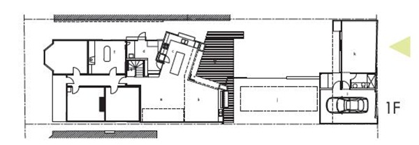 這是個有趣的木空間案例，運用不同高度的立體木方盒，