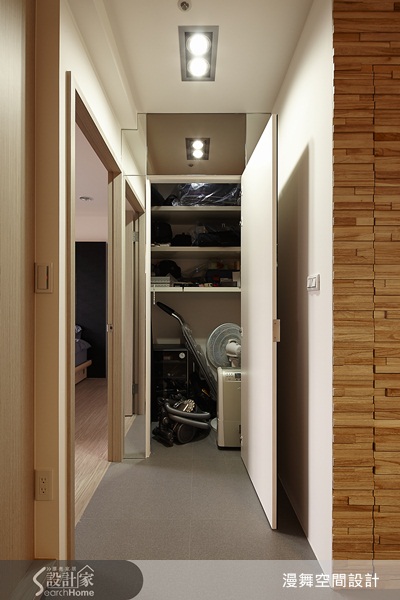 過去屋主的家是以現代風格作為設計主軸,但這次,他們