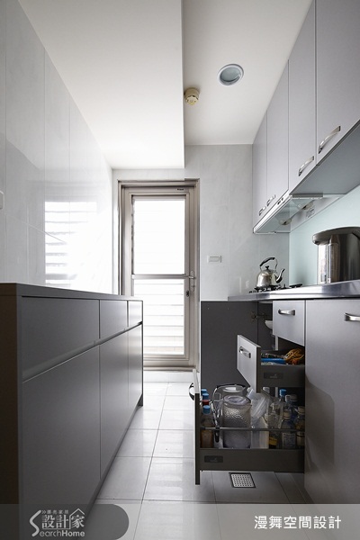 過去屋主的家是以現代風格作為設計主軸，但這次，他們