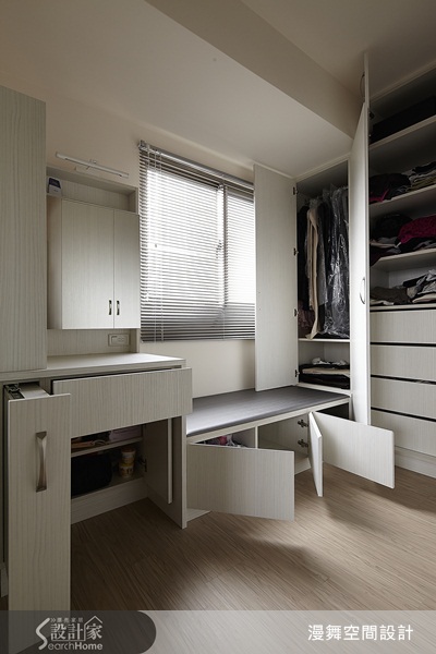 過去屋主的家是以現代風格作為設計主軸，但這次，他們