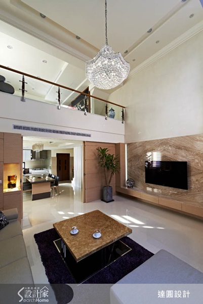 這間地下一樓,地上四樓的透天住宅,是三代同堂,一家