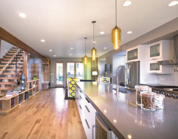 杜拜最有名的莫過於當地的帆船飯店，除了座落於海上之