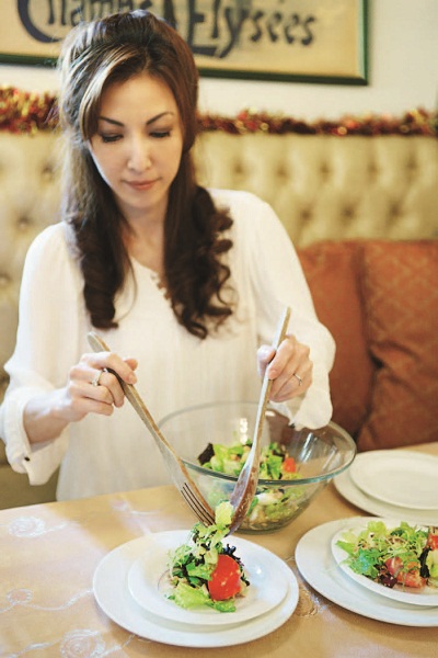 「主位」牽動著整個餐桌長幼輩份的座位安排，譬如歐式