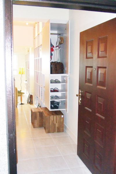 為了避免系統家具讓空間太死板,在這裡要教大家用系統