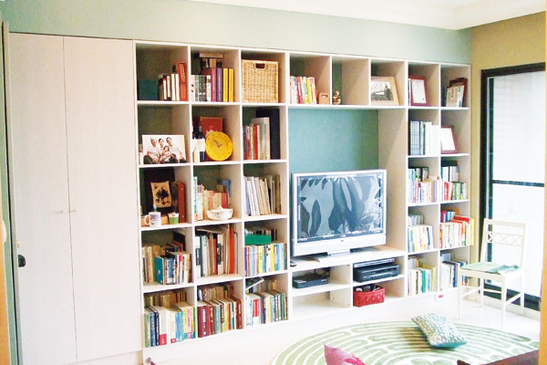 為了避免系統家具讓空間太死板,在這裡要教大家用系統