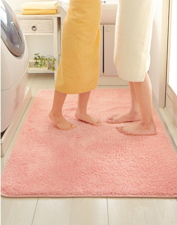 腳丫子溼答答的感覺超難受，最近春雨綿綿，出門回到家