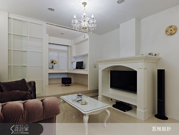 不拘泥於空間風格，偏好以簡潔線條展現空間感，瓦悅設