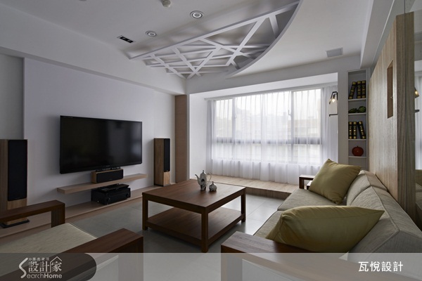 不拘泥於空間風格，偏好以簡潔線條展現空間感，瓦悅設