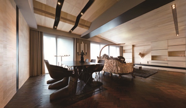 本案屋主是一對年輕夫妻，鍾情於現代感和自然況味，幾