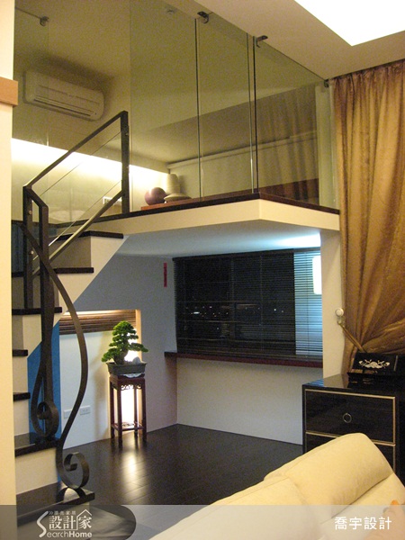 無論是樓中樓或者別墅的房型中,樓梯下不免都會留一處