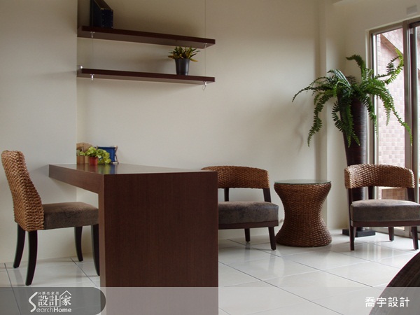 無論是樓中樓或者別墅的房型中,樓梯下不免都會留一處