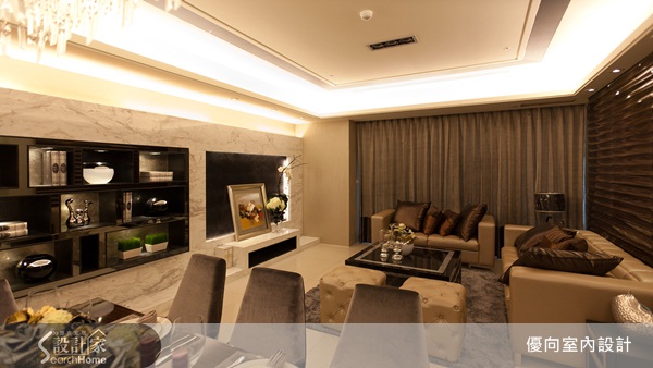 燈光在空間設計中主要扮演化妝師的角色，由於每個空間