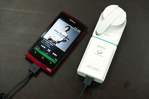 手搖式USB行動電源組機身輕巧、外型簡約流線,手搖3分