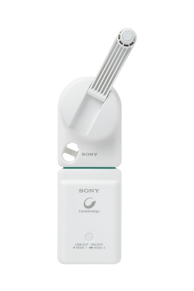 手搖式USB行動電源組機身輕巧、外型簡約流線，手搖3分