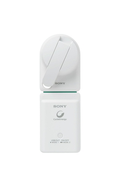 手搖式USB行動電源組機身輕巧、外型簡約流線，手搖3分