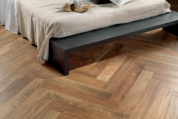 隨著現代印刷科技的進步，木紋磚也逐漸從最初的單版印