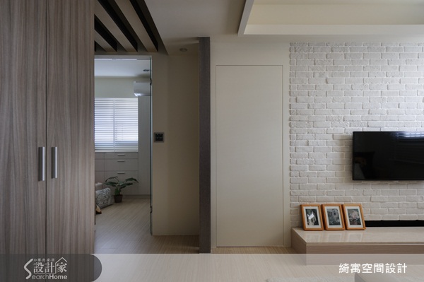 坪數雖然小，卻也不能消減追求風格的夢想。這間位於三