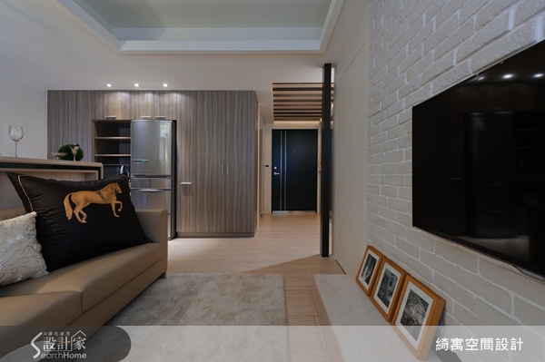 坪數雖然小，卻也不能消減追求風格的夢想。這間位於三