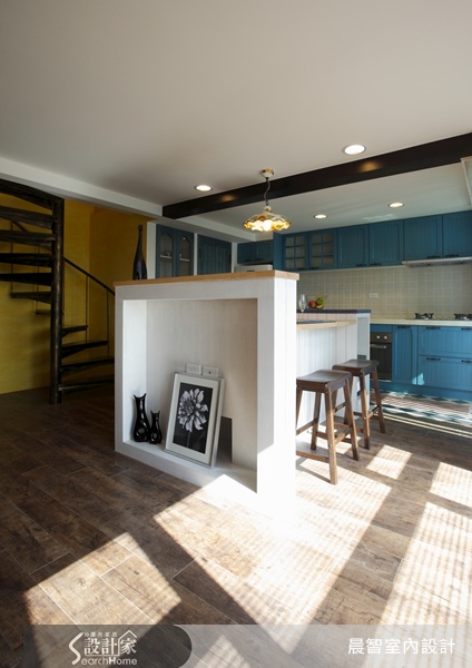 以自然原始的材質紋理來展現屋主的品味，讓不同材質的