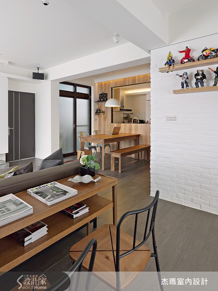 因為男女主人各養一隻貓,當兩人步入禮堂共築愛巢時,