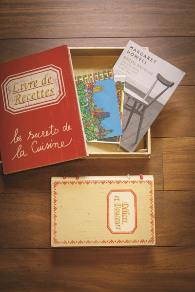 客廳中總是容易被隨手一放的報紙弄得凌亂，在沙發旁或