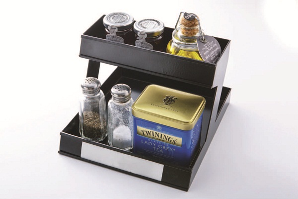 客廳中總是容易被隨手一放的報紙弄得凌亂,在沙發旁或