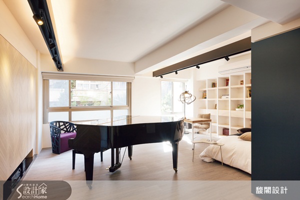 這間二十餘年的中古屋，原本的採光不佳，屋高不足，再