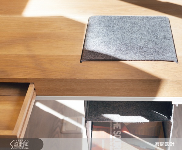 這間二十餘年的中古屋，原本的採光不佳，屋高不足，再