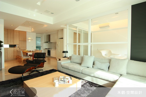 空間裡因為建築結構的關係，樑柱的視覺阻礙在所難免。