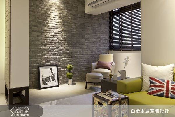 別再煩惱家中沒有適合安排端景的空間了，牆面就是最好