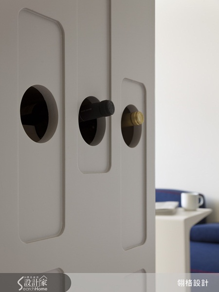 為了共築愛的小窩,這對新婚小夫妻在買下新房子之後,