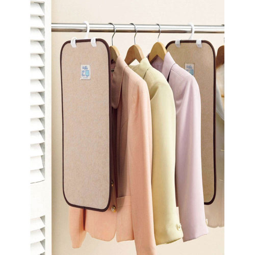 梅雨季節連日潮濕的下雨天,衣服彷彿曬了一輩子也乾不