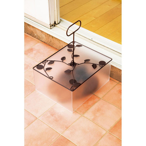 梅雨季節連日潮濕的下雨天,衣服彷彿曬了一輩子也乾不