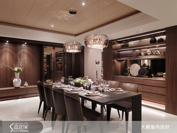 展示櫃屬於開放式的櫃體設計,常見於現代風以及其他類