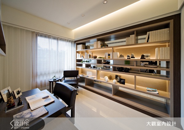 展示櫃屬於開放式的櫃體設計,常見於現代風以及其他類