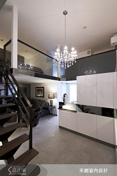 屋齡10年的9＋6坪夾層屋擁有超強收納，卻感受不到壓迫