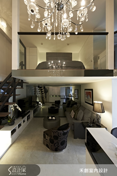 屋齡10年的9＋6坪夾層屋擁有超強收納，卻感受不到壓迫