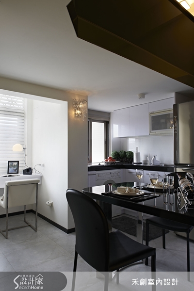 屋齡10年的9＋6坪夾層屋擁有超強收納，卻感受不到壓迫