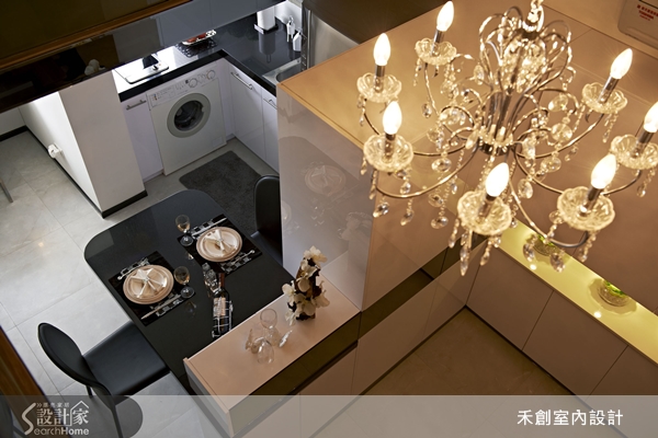 屋齡10年的9＋6坪夾層屋擁有超強收納，卻感受不到壓迫