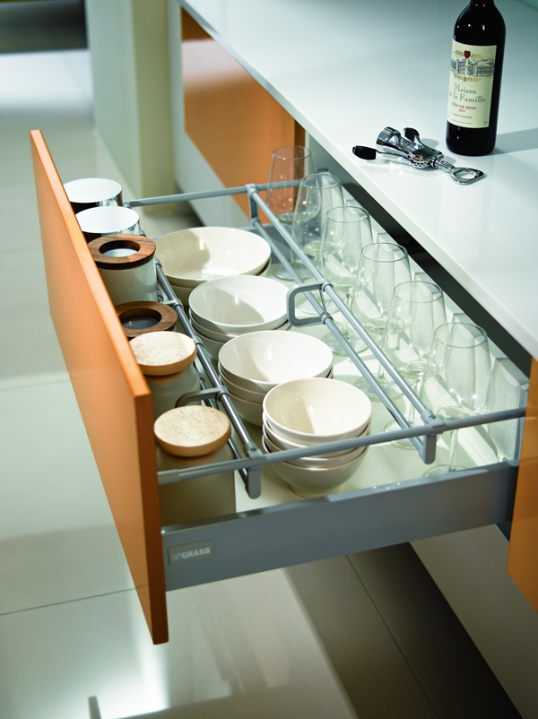 在室內設計領域中，廚房的規劃，必須在美感要求外，還