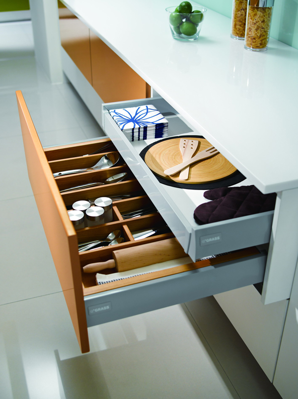 在室內設計領域中，廚房的規劃，必須在美感要求外，還