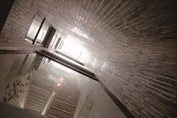 買下一塊好地,終於可以完成蓋房子的夢想,但卻苦惱想